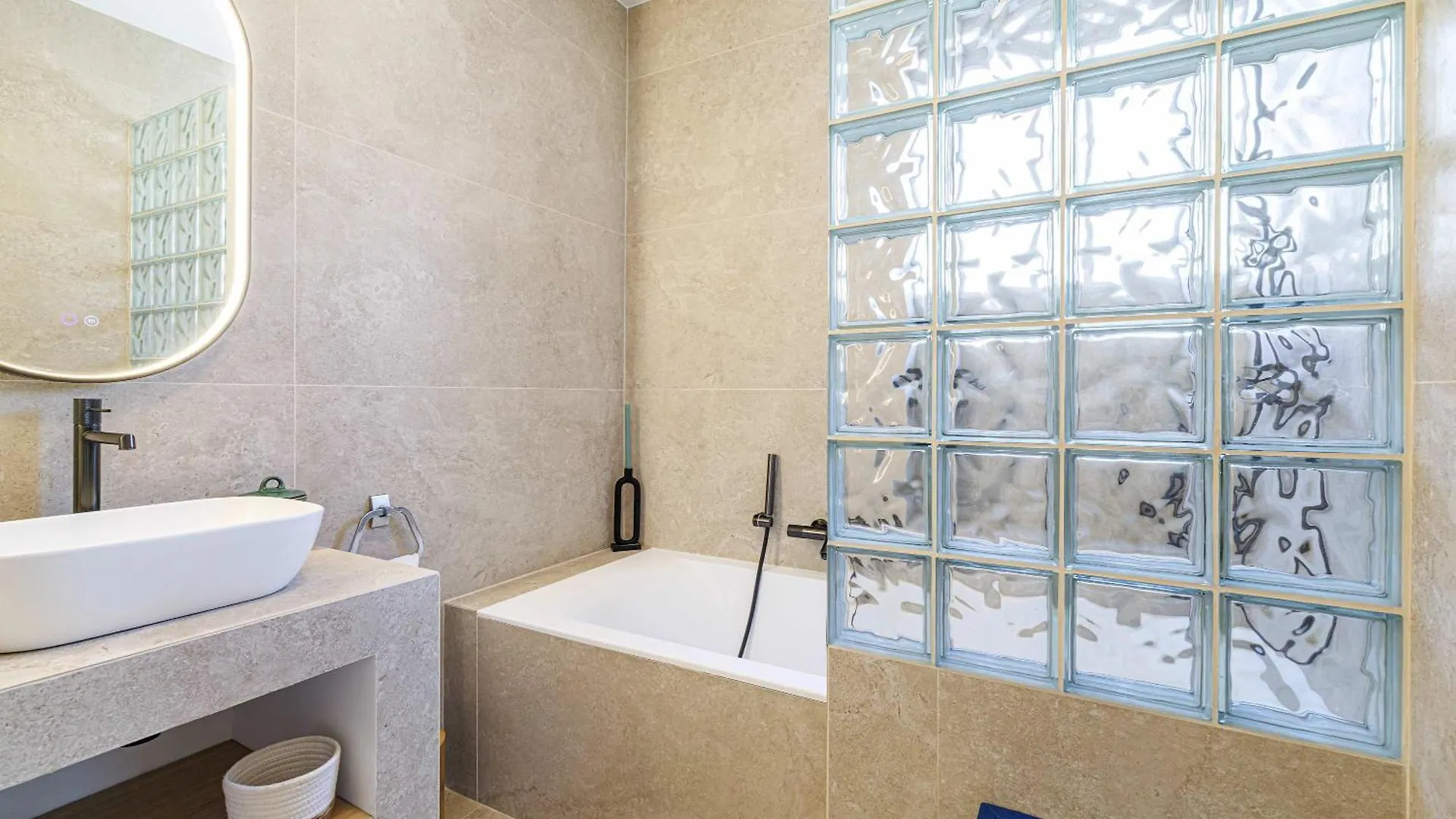 Emilie - Panoramic Sea Views Beach Facing Paradise Vallauris